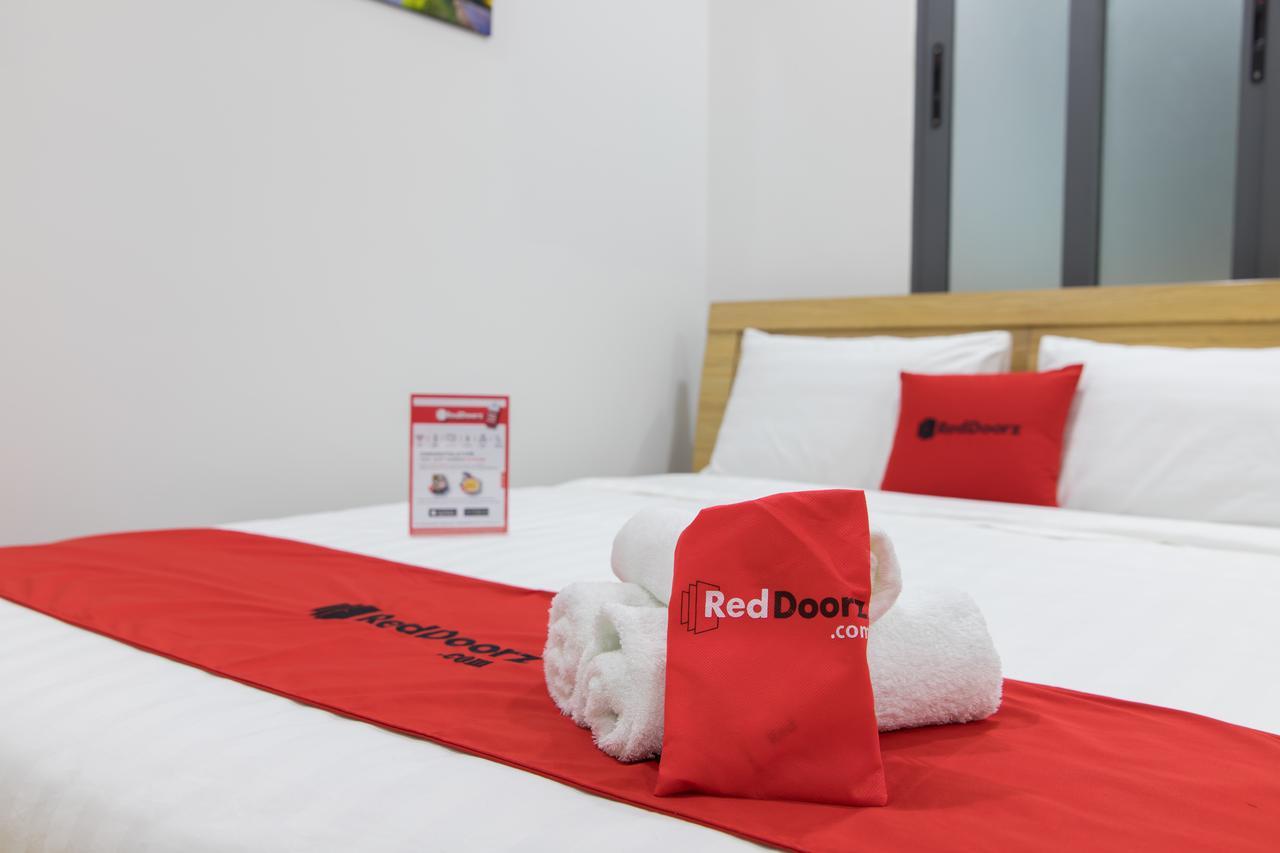 Hotel Reddoorz Premium Near E-Town Ciudad Ho Chi Minh  Exterior foto